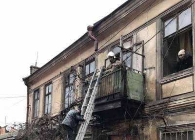 В Одессе в жилом доме обвалилась лестничная клетка