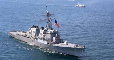Адмирал призвал РФ "жестко следить" за кораблями США в Черном море