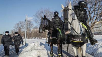 Перекрытые улицы и конная полиция: в Мосгорсуде рассматривают дело Навального