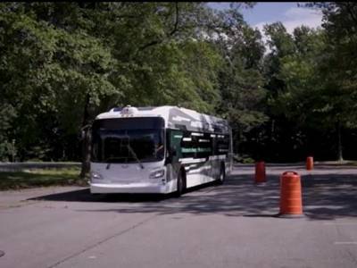 В США показали беспилотный электробус (видео)