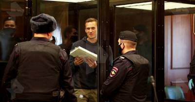 Навального 5 раз предупреждали о возможной замене срока на реальный