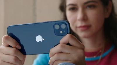 Новый iPhone 14 может потерять характерную "челку"