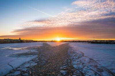 Меньше десяти часов светило солнце над Петербургом в январе