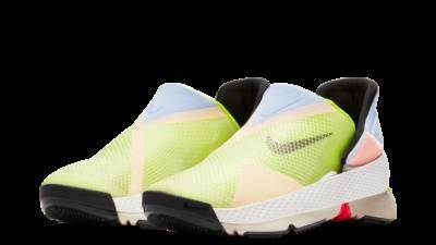 Nike представил кроссовки, которые можно надеть без помощи рук: фото, видео
