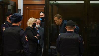 Россия не будет реагировать на заявления ЕС по поводу Навального
