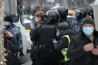 Песков обозначил необходимость проверки нарушения прав задержанных на протестных акциях
