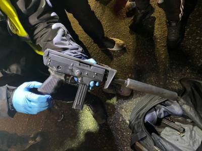 В Киеве задержали лиц, обстрелявших автомобиль на Оболони