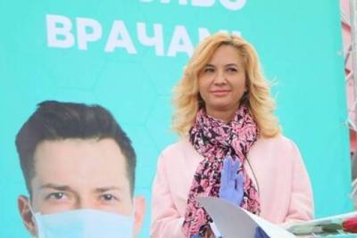 Экс-глава омского Минздрава Ирина Солдатова позвонила следователям из Дубая после объявления в международный розыск