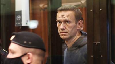 Песков рассказал, следит ли Путин за судом по Навальному