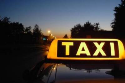 Лже-таксист в Чите крал деньги с привязанных к приложению карт клиентов