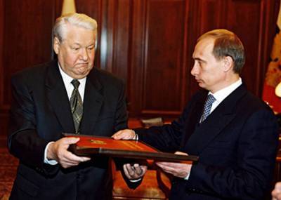 Песков ответил на вопрос, считает ли Путин себя наследником Ельцина