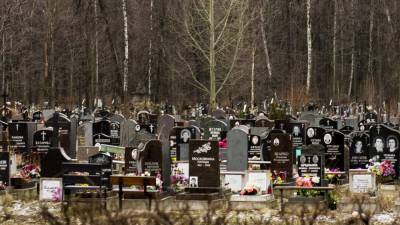 Полицейские задержали 55-летнего бездомного за осквернение могил в Екатеринбурге