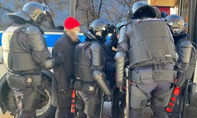 Полиция задержала возле здания Мосгорсуда более 230 человек