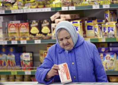 «Купить лекарства или поесть»: государство будет помогать россиянам едой