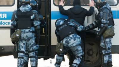 Суд над Навальным: более 200 задержанных