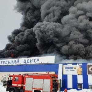 В Николаевской области горит «Эпицентр». Фото