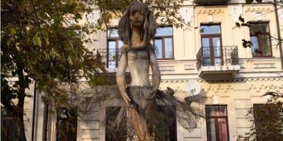 В центре Киева разбили скульптуру балерины, которой было уже 11 лет