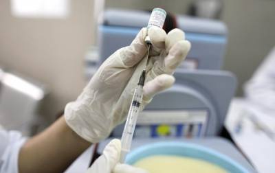 В МОЗ планируют первыми вакцинировать Зеленского и Шмыгаля