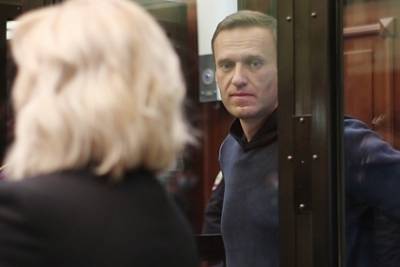 В посольстве Великобритании объяснили приезд дипломатов на суд по Навальному