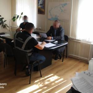 «Закрывал глаза» на нарушения: в Запорожской области будут судить начальника таможенного поста. Фото