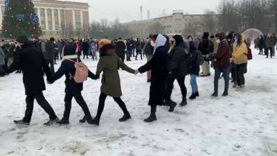 Московские правоохранители задержали 80 подростков на митинге 31 января