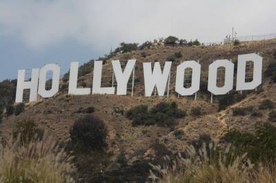 В Лос-Анджелесе группа неизвестных изменила памятный знак Hollywood‍