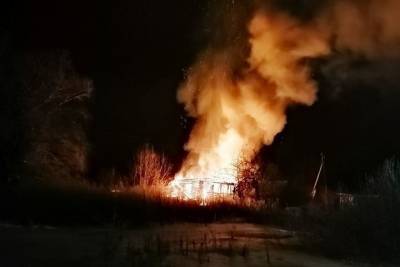 Ночью в рязанском селе полностью сгорел дом
