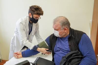 Обучение практикой: воронежские волонтеры-медики оказывают содействие врачам в воронежских поликлиниках