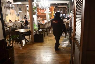 В Свердловской области снимут ограничение на работу баров и ресторанов по ночам
