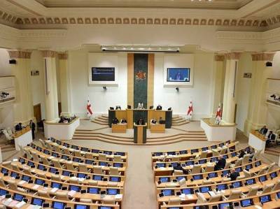 «Это не изменит наших планов»: Парламент Грузии проголосовал против лишения мандатов оппозиционеров