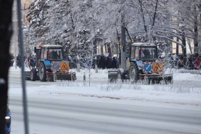 В Екатеринбурге снова собираются эвакуировать машины для чистки снега. Список улиц