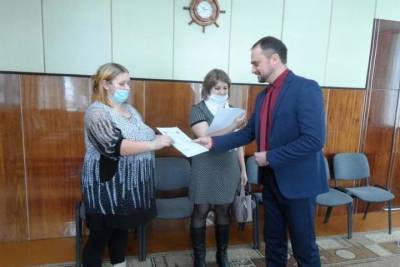 Многодетные семьи из Пичаевского района получили сертификаты на жильё