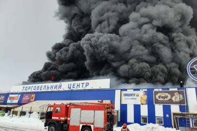 Пожар в ТЦ в Первомайске: Спасатели локализовали и уточнили площадь возгорания
