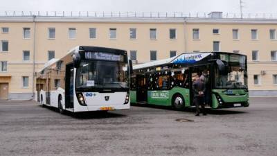 В Петербурге протестировали две новые модели автобусов на экологичном топливе