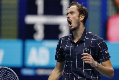 Тарпищев оценил игру Медведева в стартовом матче на ATP Cup