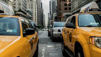 Таксисты считают перегородку эффективным средством защиты от агрессивных пассажиров