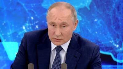 Президент РФ призвал реагировать на вредоносную информацию в соцсетях