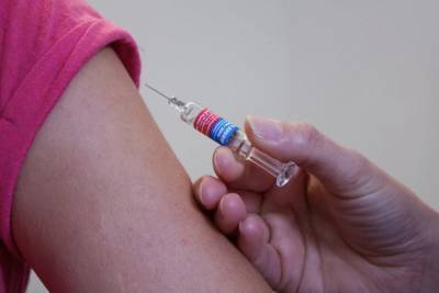 2795 жителей Псковской области сделали первую прививку от коронавируса