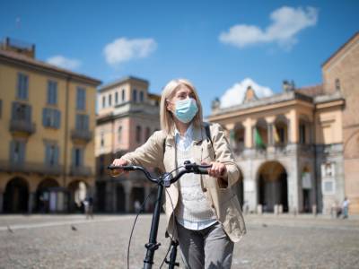 В итальянской деревне жителям официально запретили заражаться коронавирусом