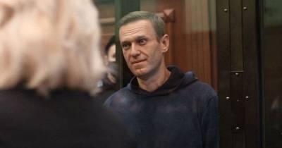 Суд над Навальным: оппозиционер назвал Путина "отравителем трусов" и призвал россиян не бояться