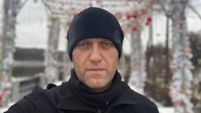 Навальный заявил, что был в коме во время публикации собственных фото из парка