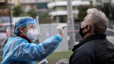 В Греции за сутки выявили 1261 новый случай коронавируса