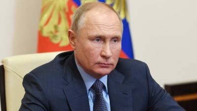«Плевать они хотели»: Путин высказался о негативном влиянии бизнеса в интернете