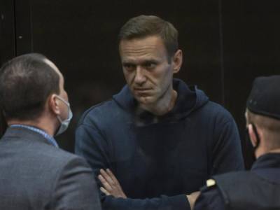 "Маленький человечек в бункере сходит с ума. Владимир Отравитель трусо́в". Полный текст Навального в зале суда