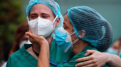 В Испании коронавирус признали профессиональным заболеванием медиков