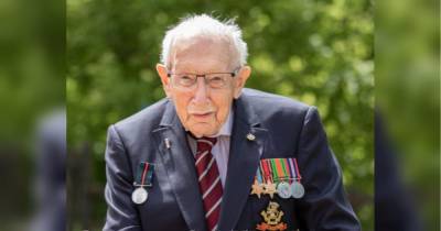 100-летний британец Том Мур, собравший 53 миллиона долларов для медиков, умер от ковида