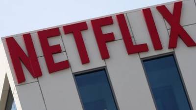 Минцифры ведет переговоры по выходу на украинский рынок Netflix и PayPal