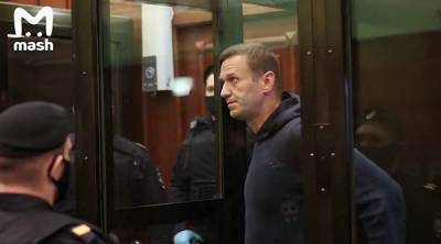 Навального отправили за решетку на 3,5 года