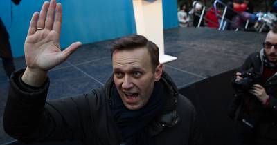 Навальному заменили условный срок по делу "Ив Роше" на реальный