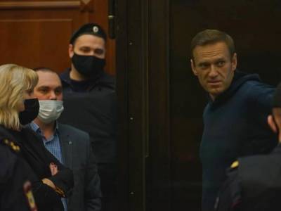 Навальному изменили условный срок на реальный